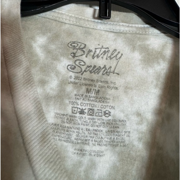 Britney Spears Tie Dye Graphic T-Shirt, short sleeve color Sand Size Medium - Picture 4 of 9